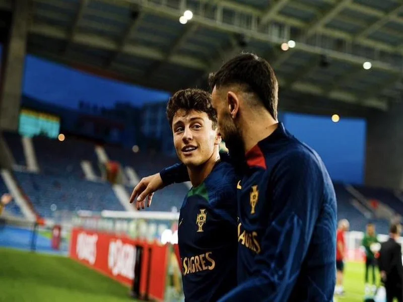 镜报：曼联无法通过付解约金签若昂-戈麦斯，球员梦想去利物浦